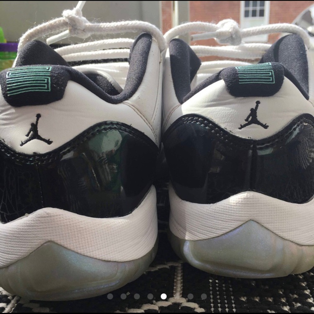 SOLD Jordan 11 Emerald/Low Iridescent - Picture 5 of 5